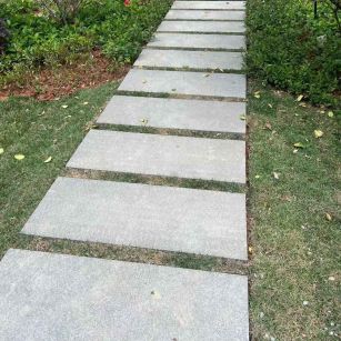 拉萨 芝麻黑小区踏步、汀步石铺装效果