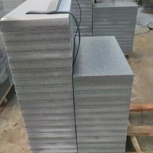 拉萨 芝麻灰火烧面300*600*50地铺石材