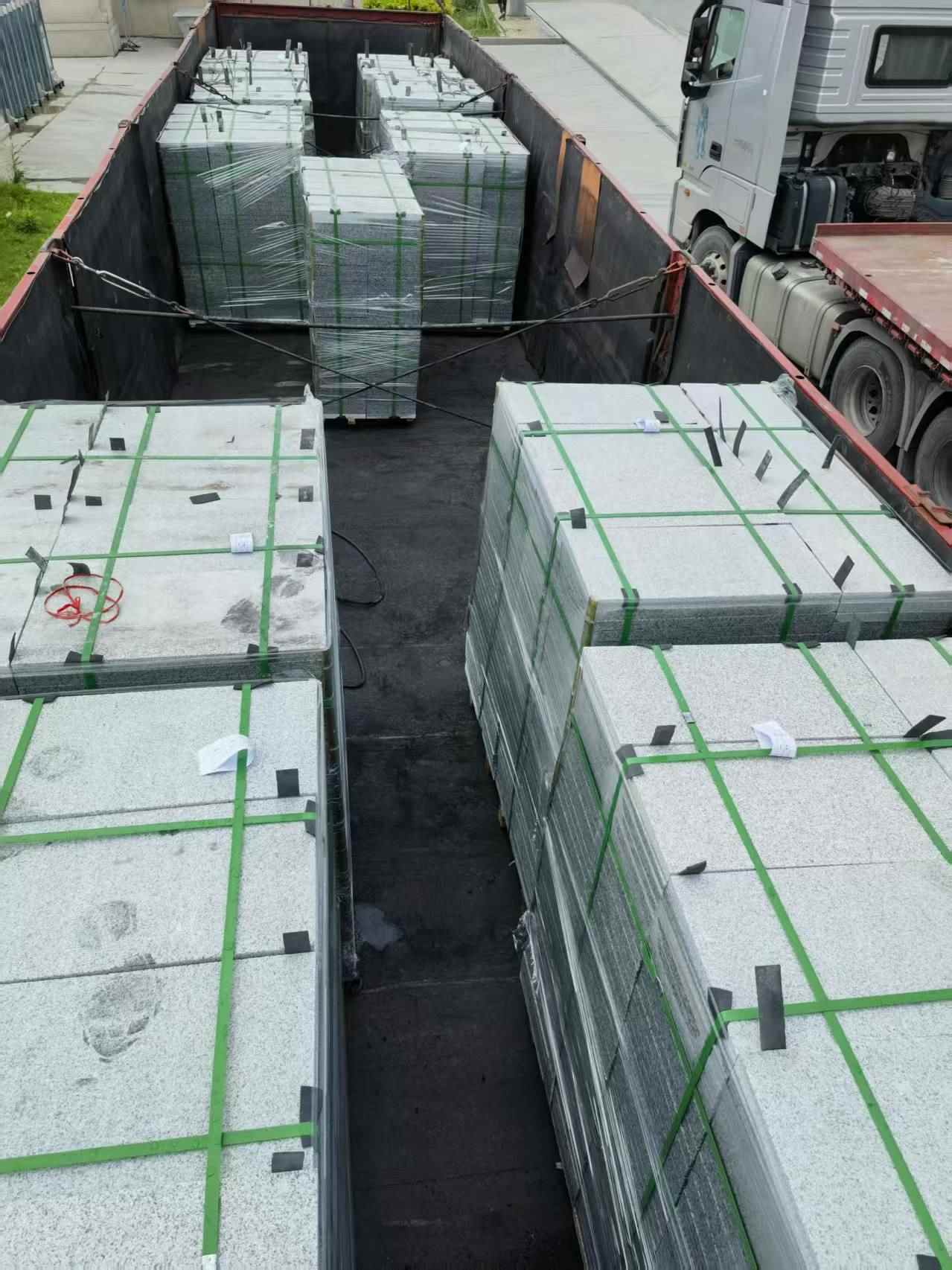 拉萨 芝麻白3公分火烧成品-发货