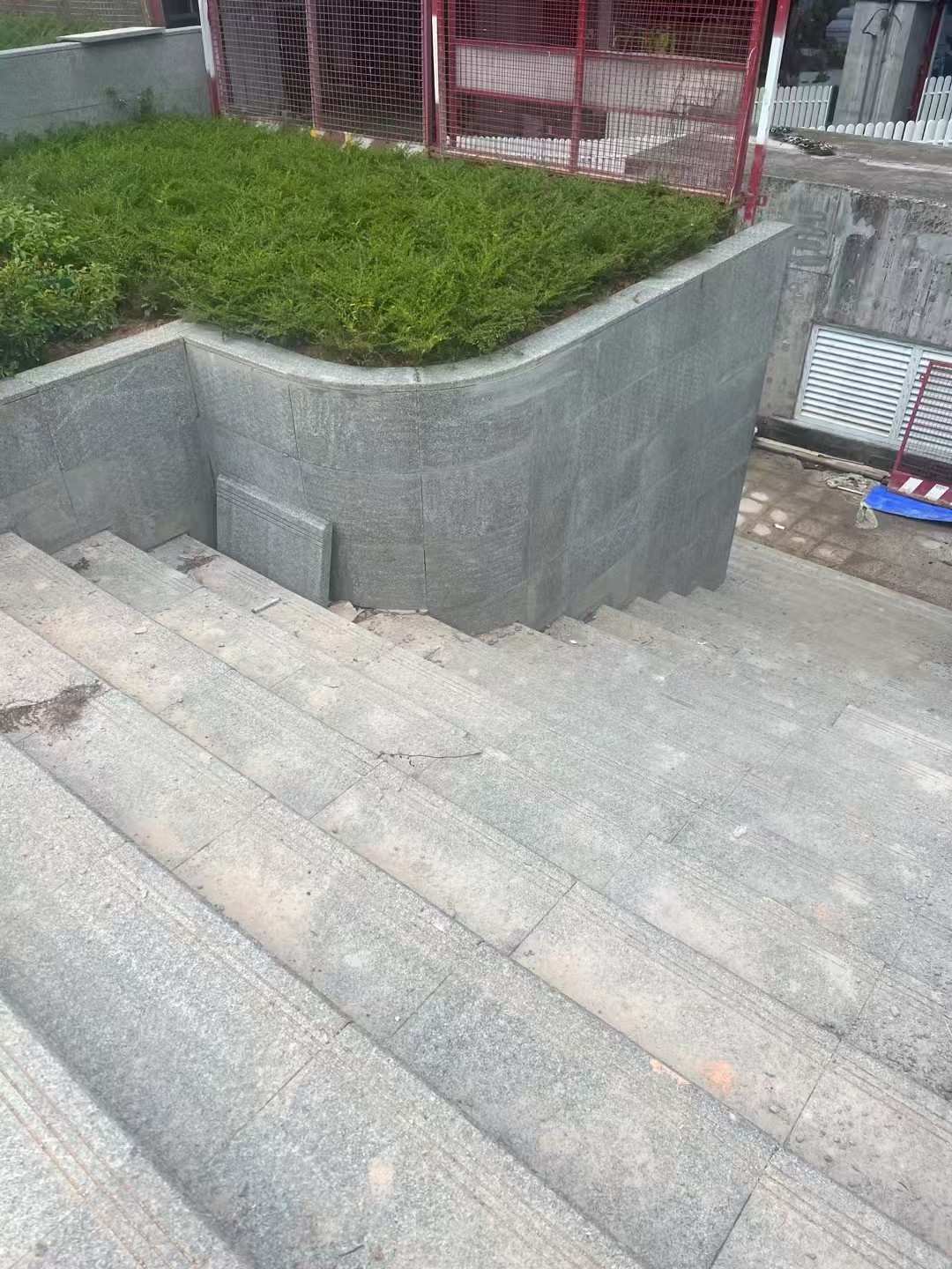 拉萨 芝麻黑火烧面铺装案例