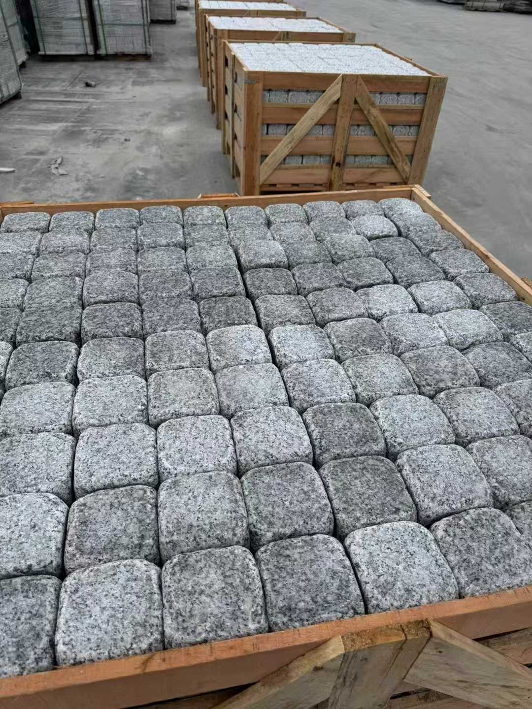 拉萨 园林景观滚石