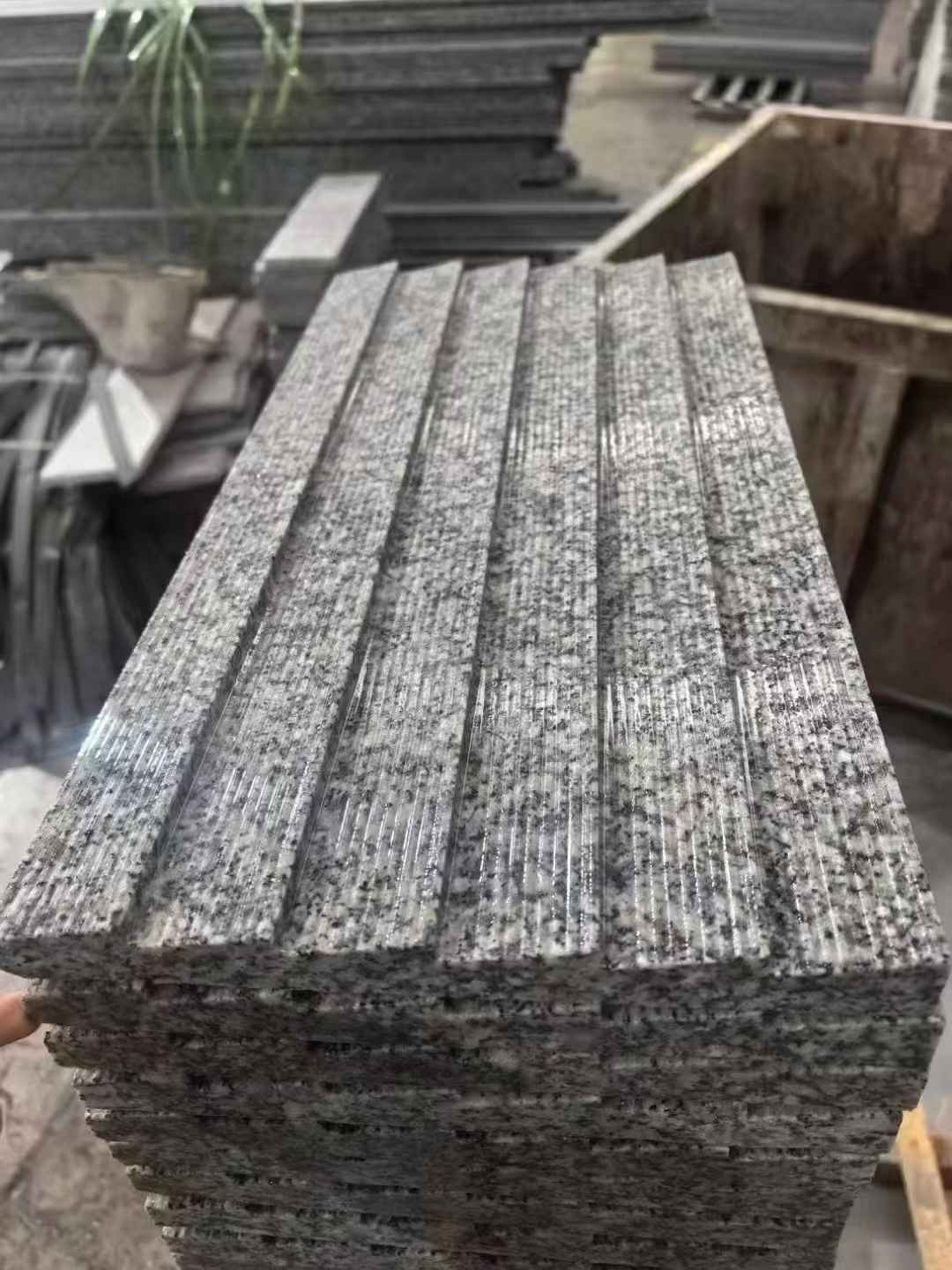 拉萨 狼牙石
