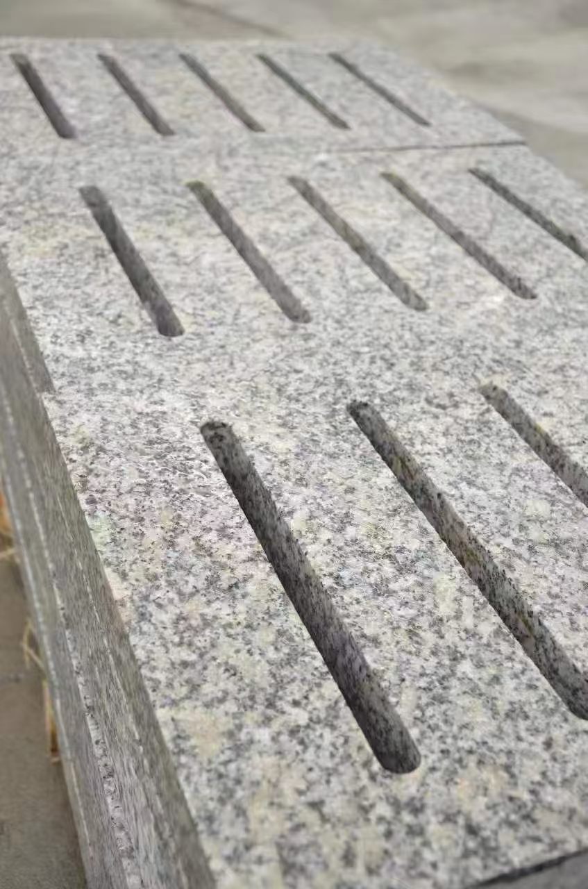 拉萨芙蓉白水沟盖板