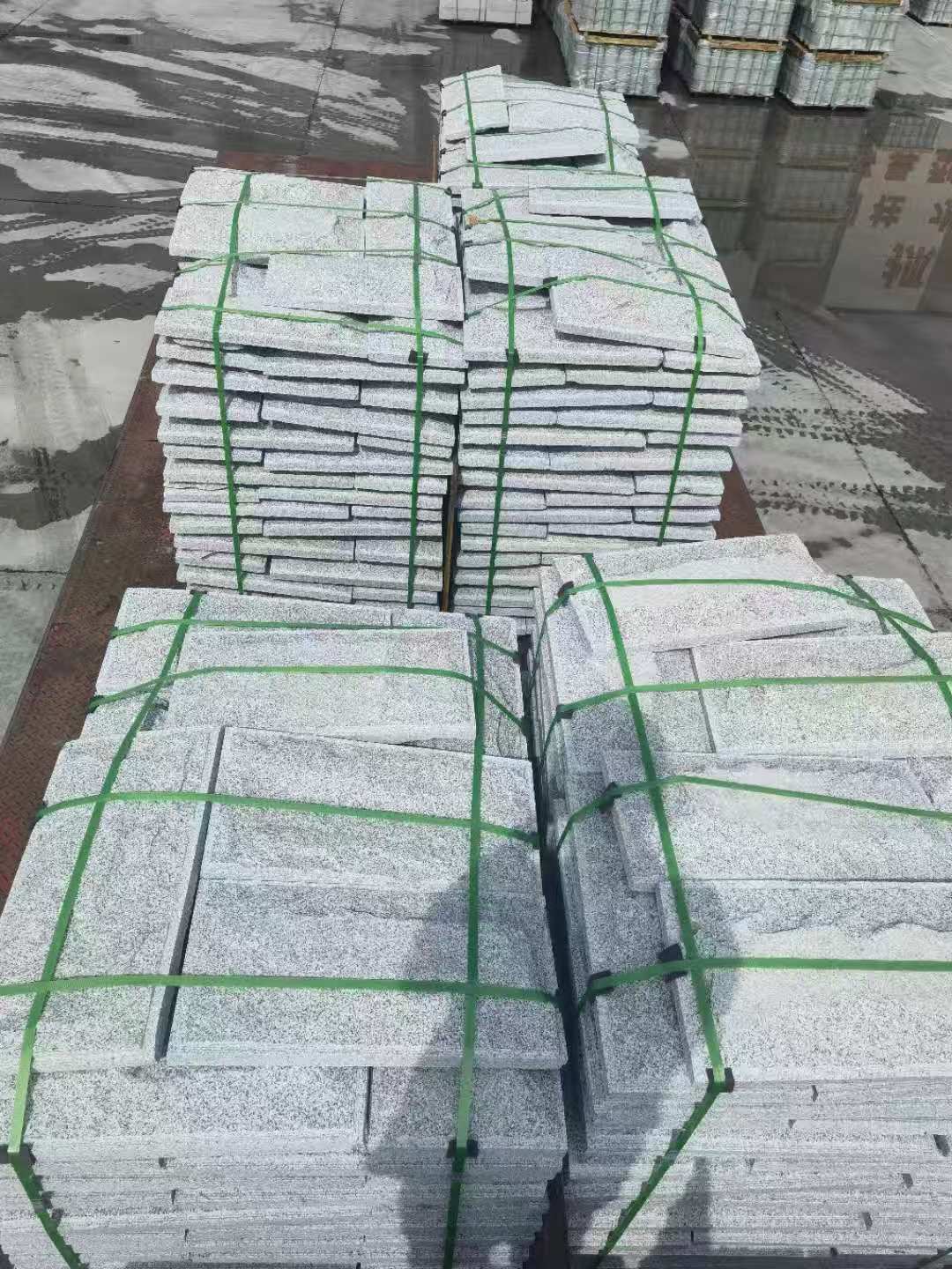 拉萨 芝麻白蘑菇石装车出货