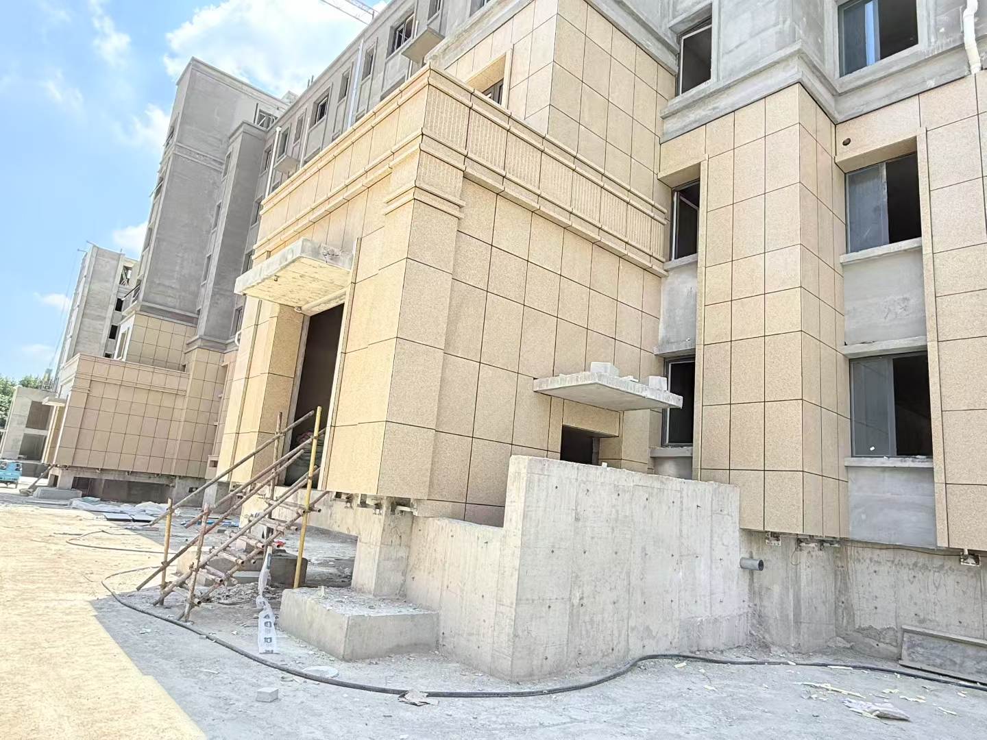 拉萨 黄金麻干挂，工地实拍